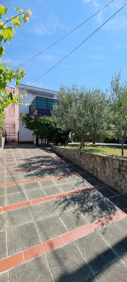 Apartmani Karla Башка Экстерьер фото